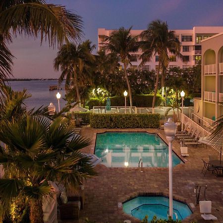 Fairfield Inn And Suites By Marriott Palm Beach Exterior foto
